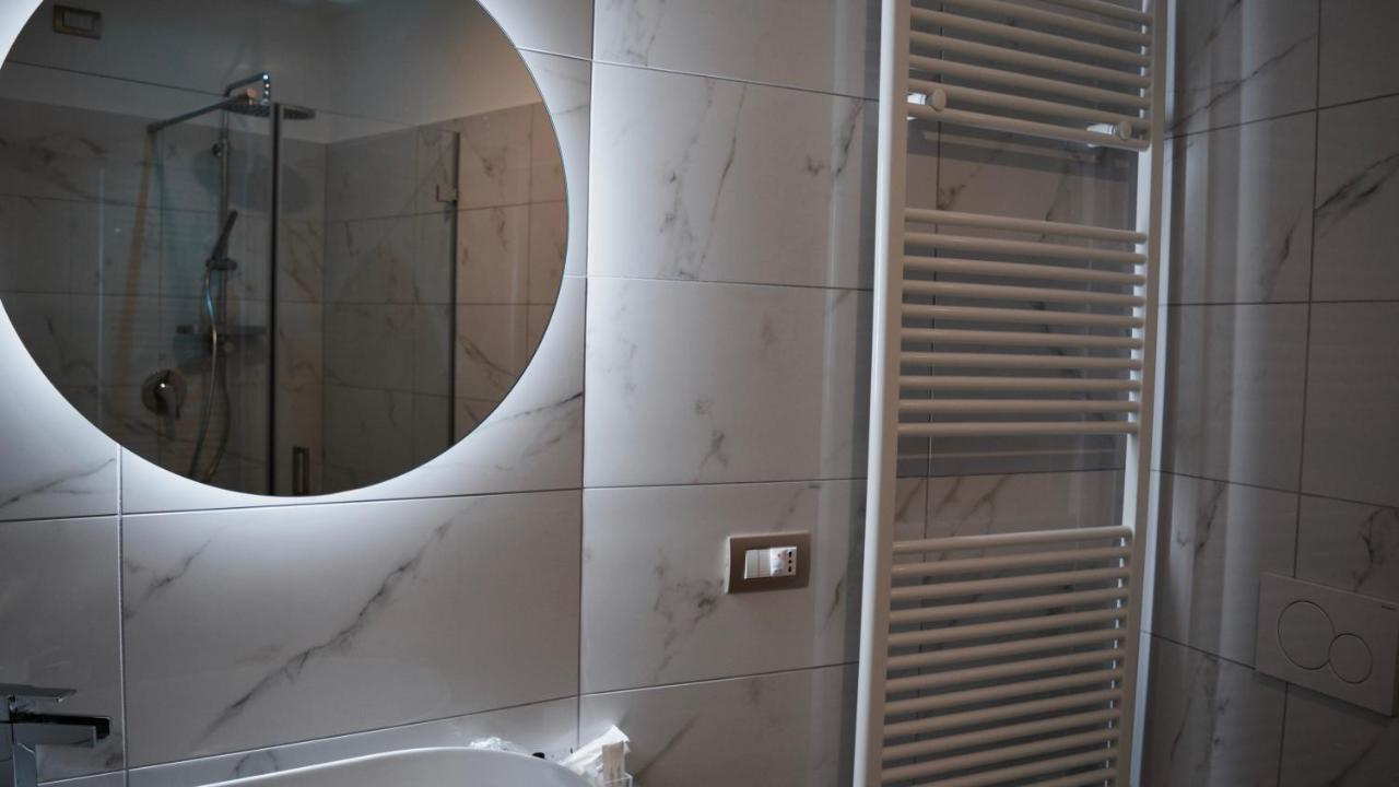 C Rooms - Love Motel Monza Cinisello Balsamo Exterior photo